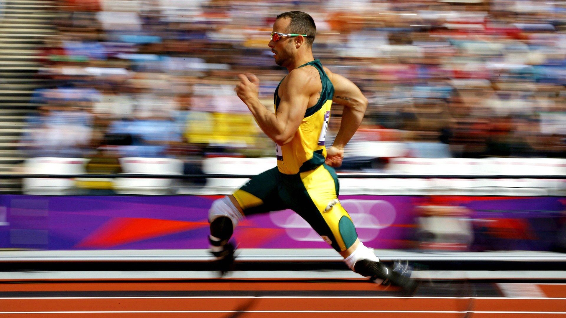 AYX SPORTS-阿伦·斯密斯：以智慧与速度串联全黑队进攻线，攻势如潮，阿隆内斯密斯